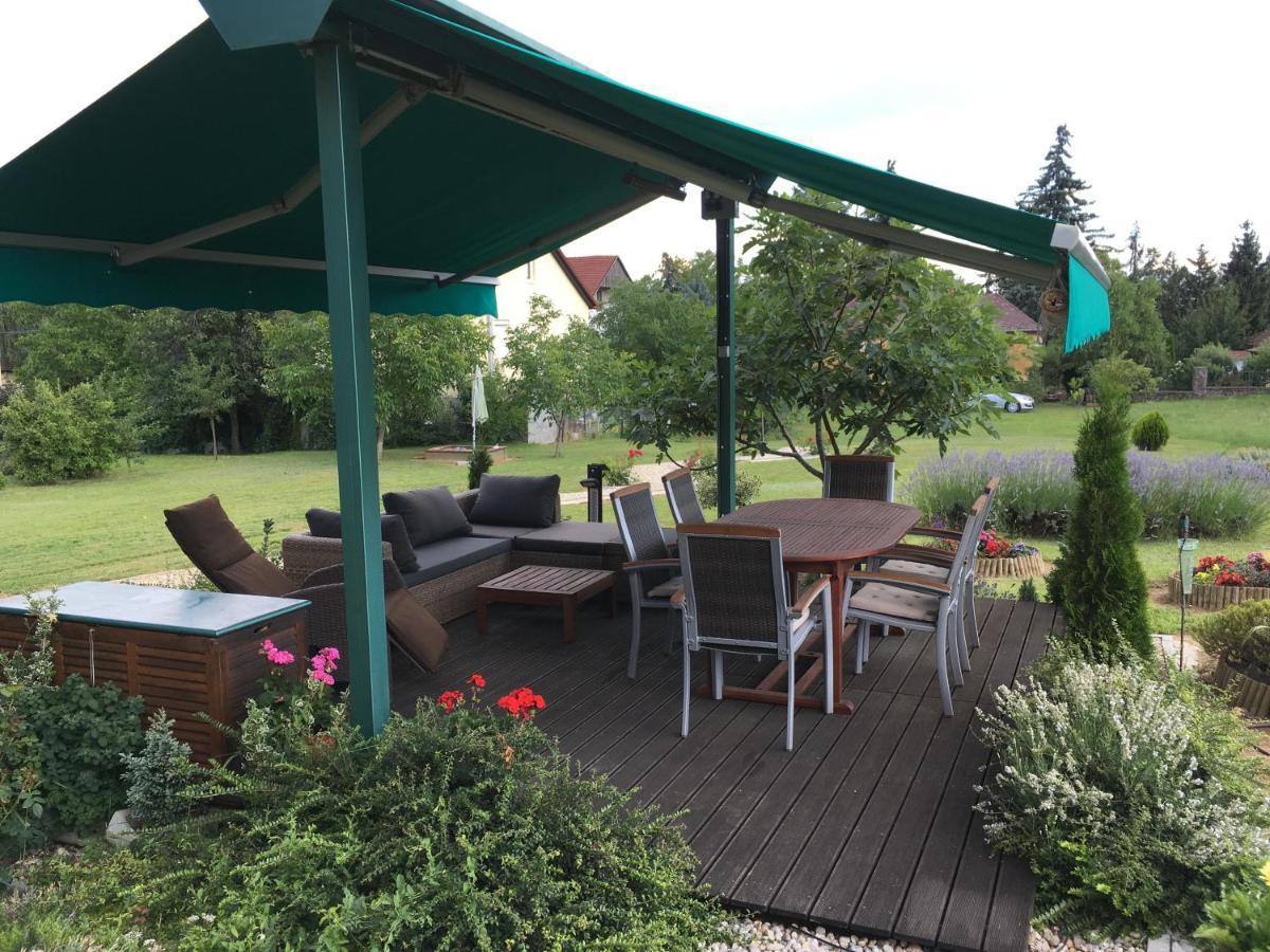 Aktiv Pihenes Apartman Révfülöp エクステリア 写真